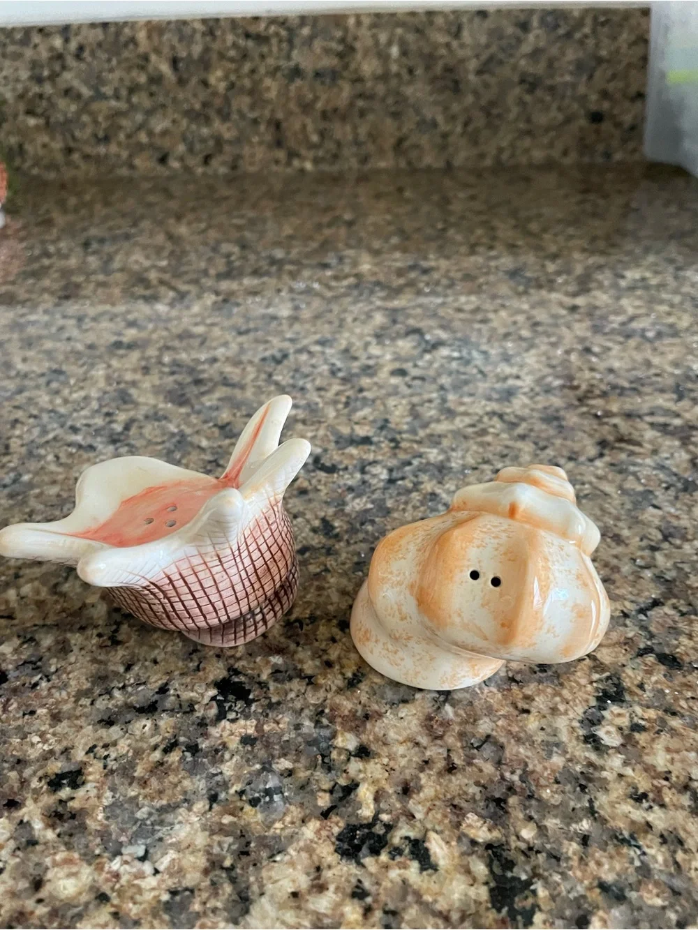 Set of Vintage Ceramic Seashell Salt & Pepper Shakers Set Coastal Beach Decor